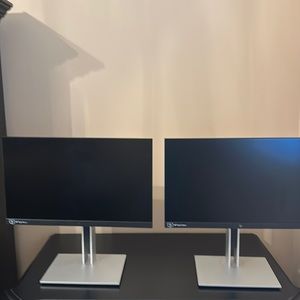 2 HP Monitors